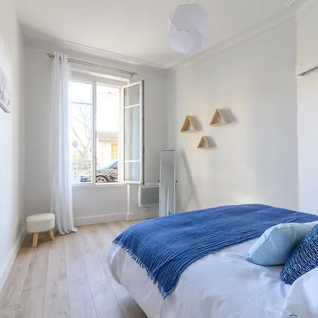 Daumier - New 2 Bdrs Flat Near La Seine Apartment *